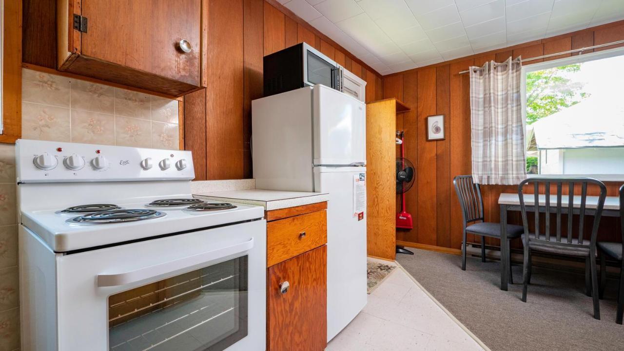 Bel Air Cottages And Motel Sauble Beach Eksteriør billede