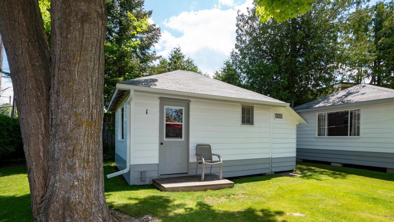 Bel Air Cottages And Motel Sauble Beach Eksteriør billede