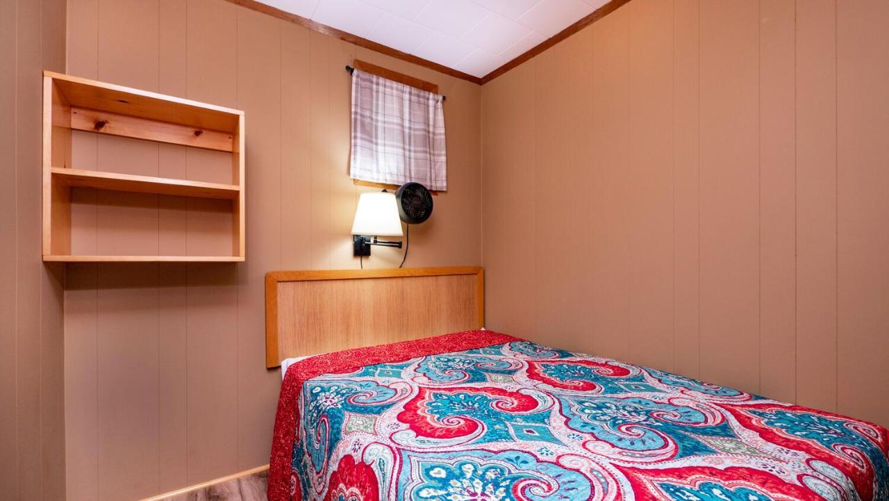 Bel Air Cottages And Motel Sauble Beach Eksteriør billede