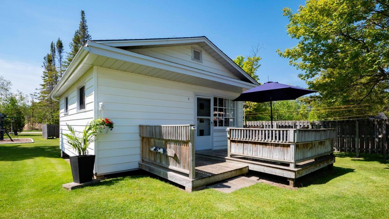 Bel Air Cottages And Motel Sauble Beach Eksteriør billede