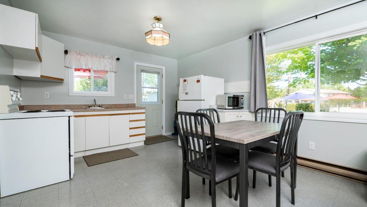 Bel Air Cottages And Motel Sauble Beach Eksteriør billede