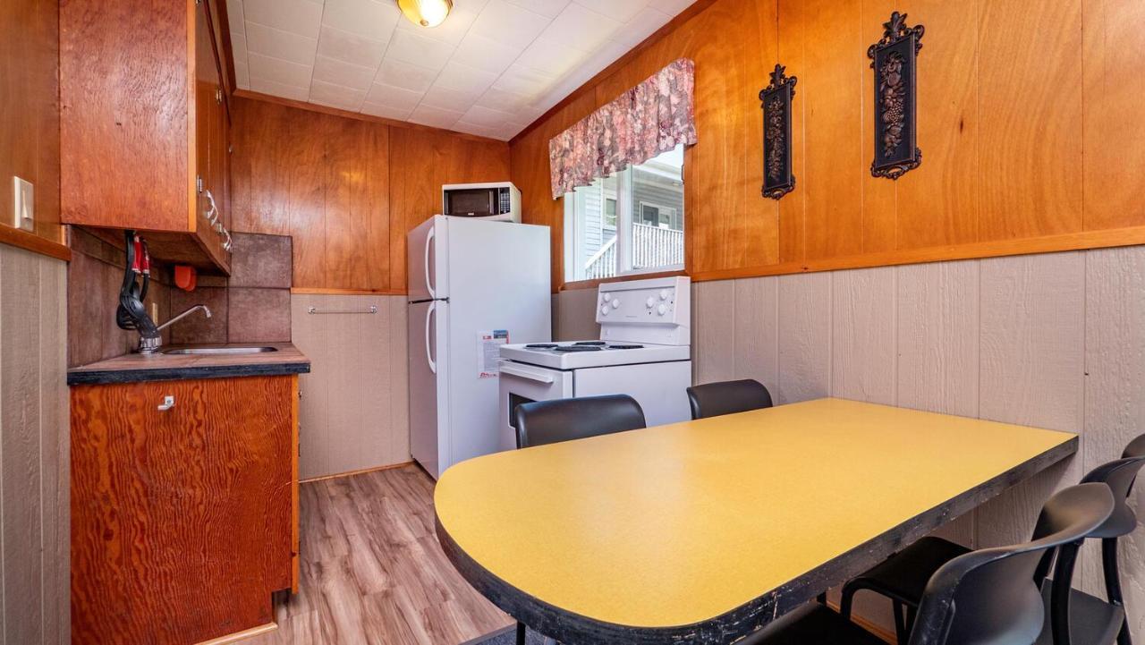 Bel Air Cottages And Motel Sauble Beach Eksteriør billede
