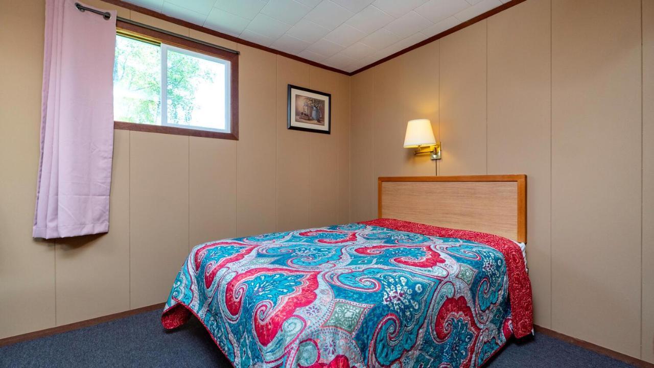 Bel Air Cottages And Motel Sauble Beach Eksteriør billede