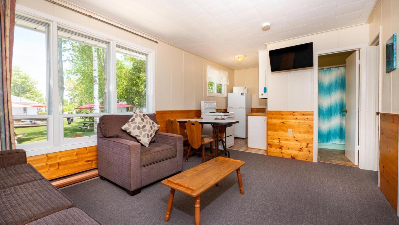 Bel Air Cottages And Motel Sauble Beach Eksteriør billede