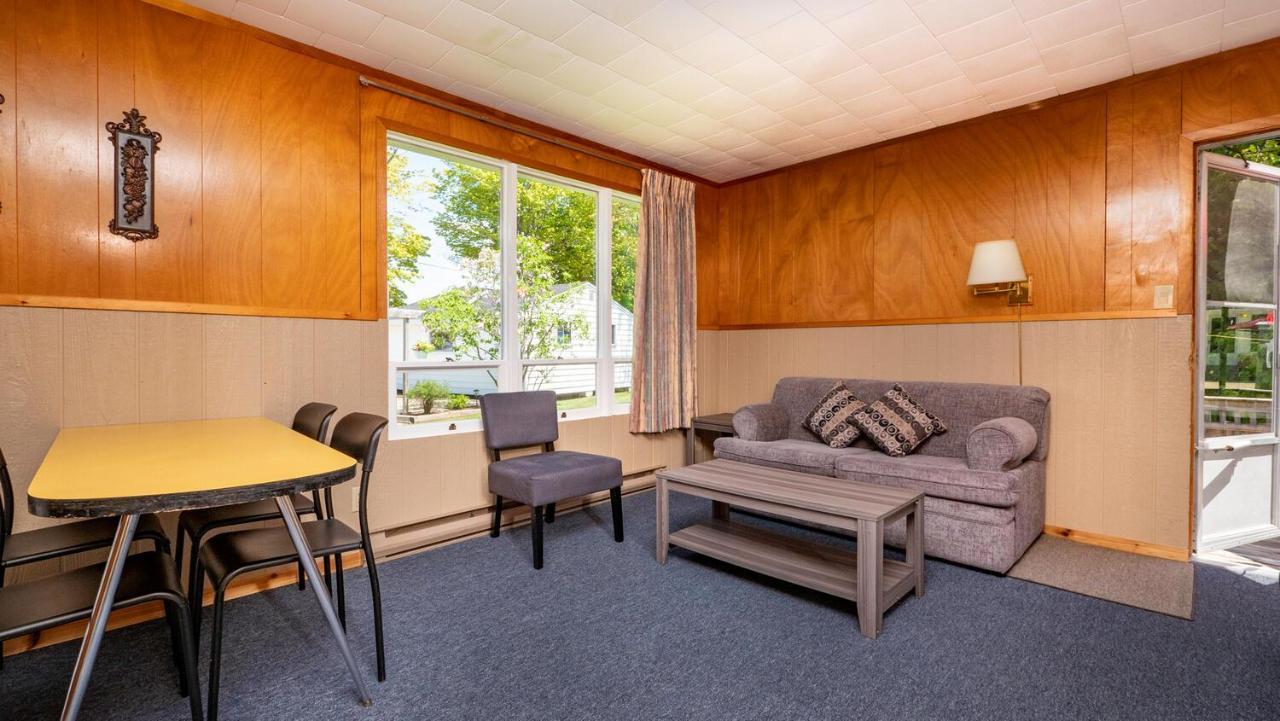 Bel Air Cottages And Motel Sauble Beach Eksteriør billede